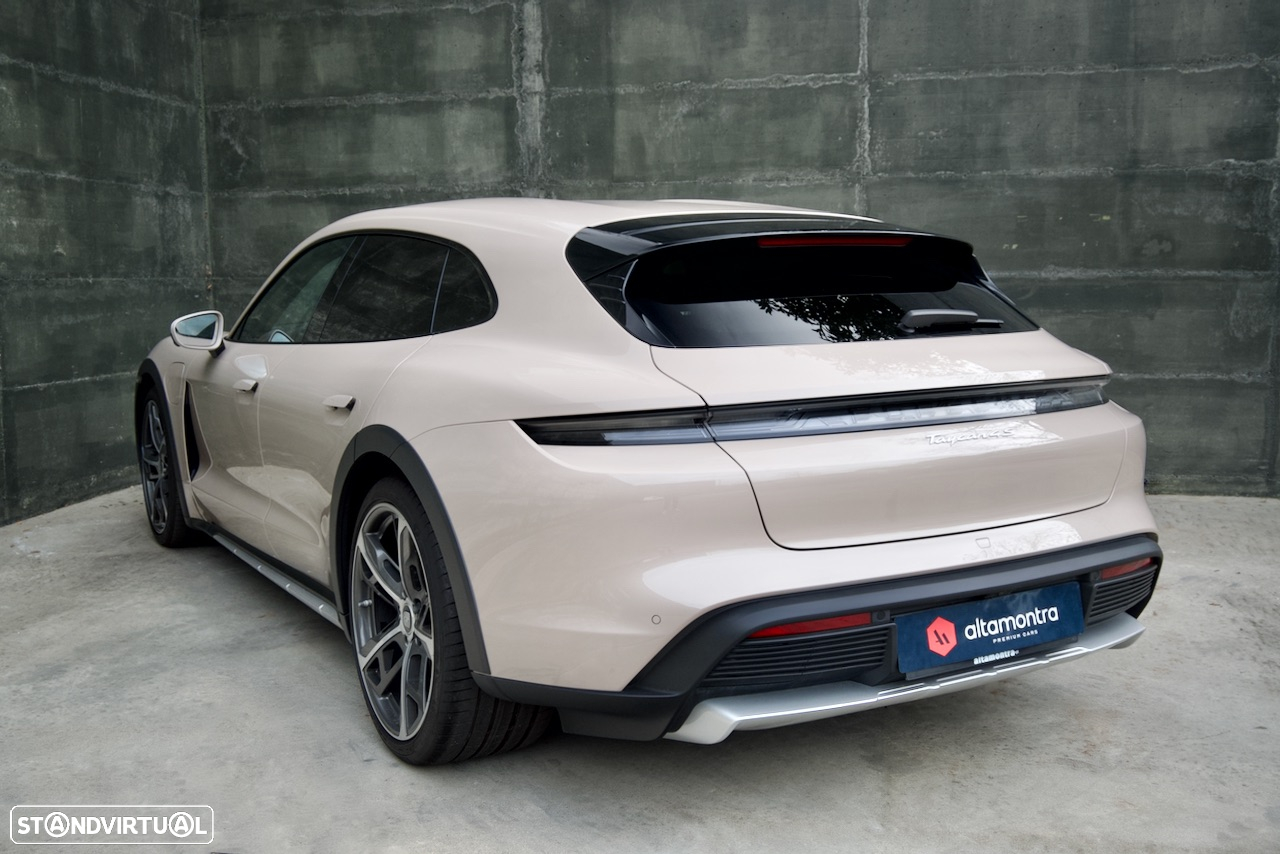 Porsche Taycan Cross Turismo 4S - 7