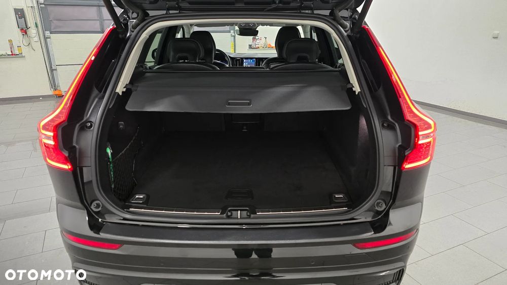 Volvo XC 60 B4 D Plus Dark - 10