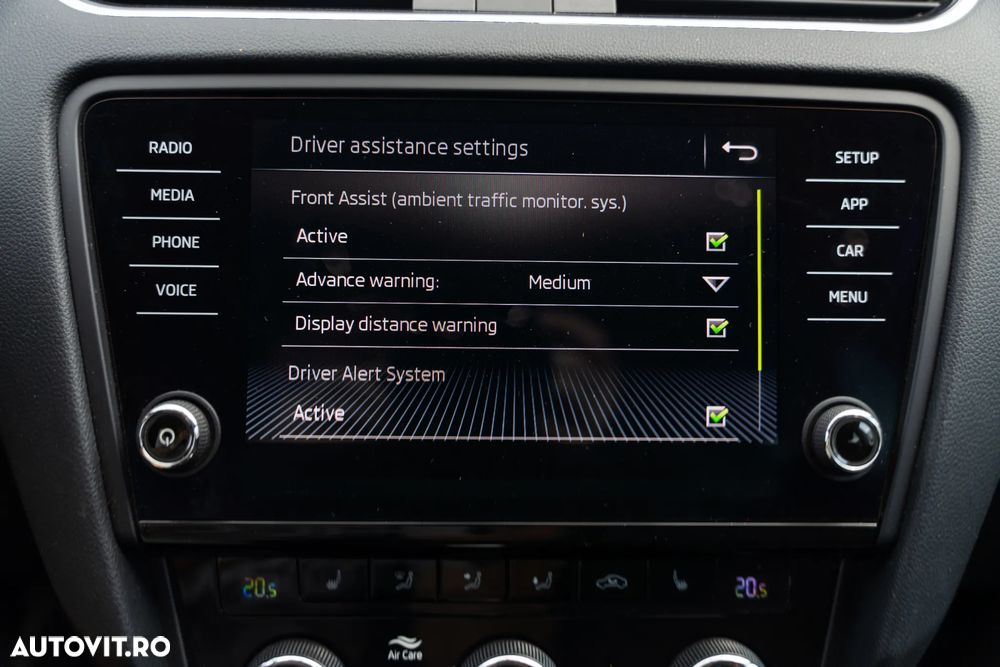 Skoda Octavia 1.6 TDI DSG Clever - 20