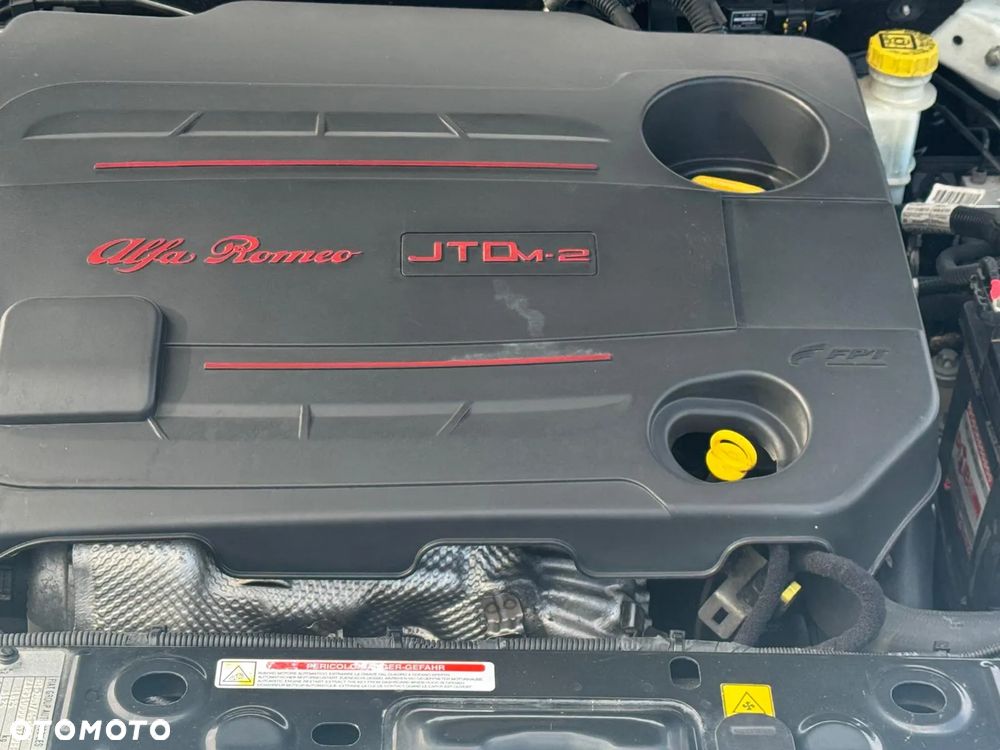 Alfa Romeo Giulietta 2.0 JTDM Distinctive EU6 - 16