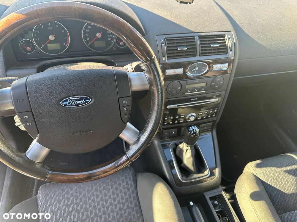 Ford Mondeo 1.8 Ambiente - 6
