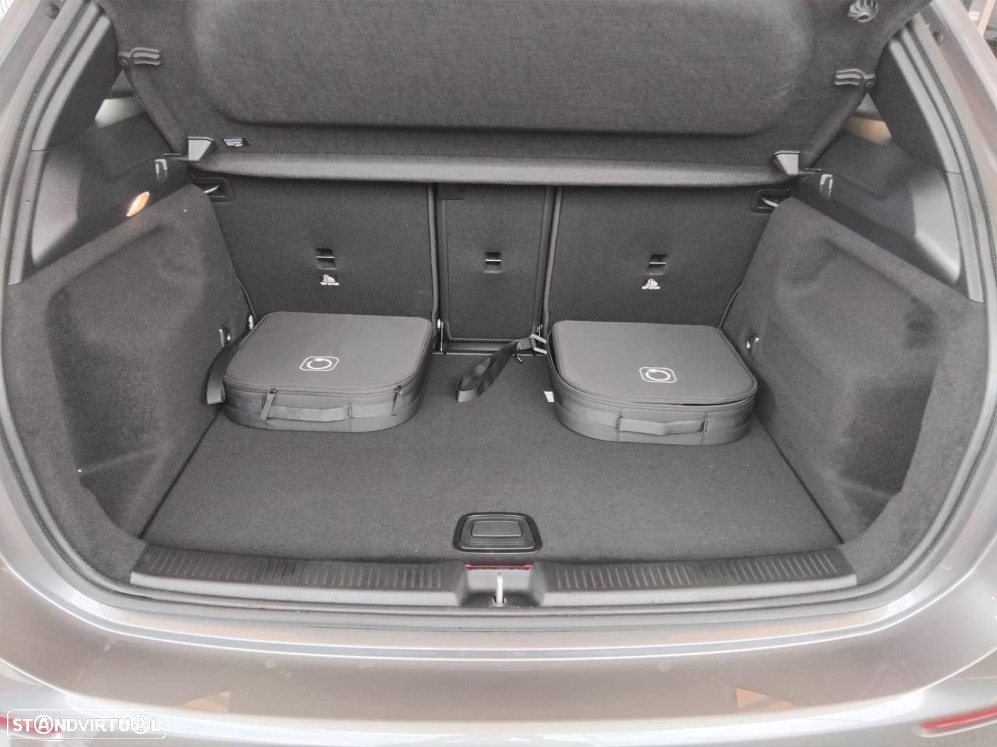 Mercedes-Benz B 250 e - 12