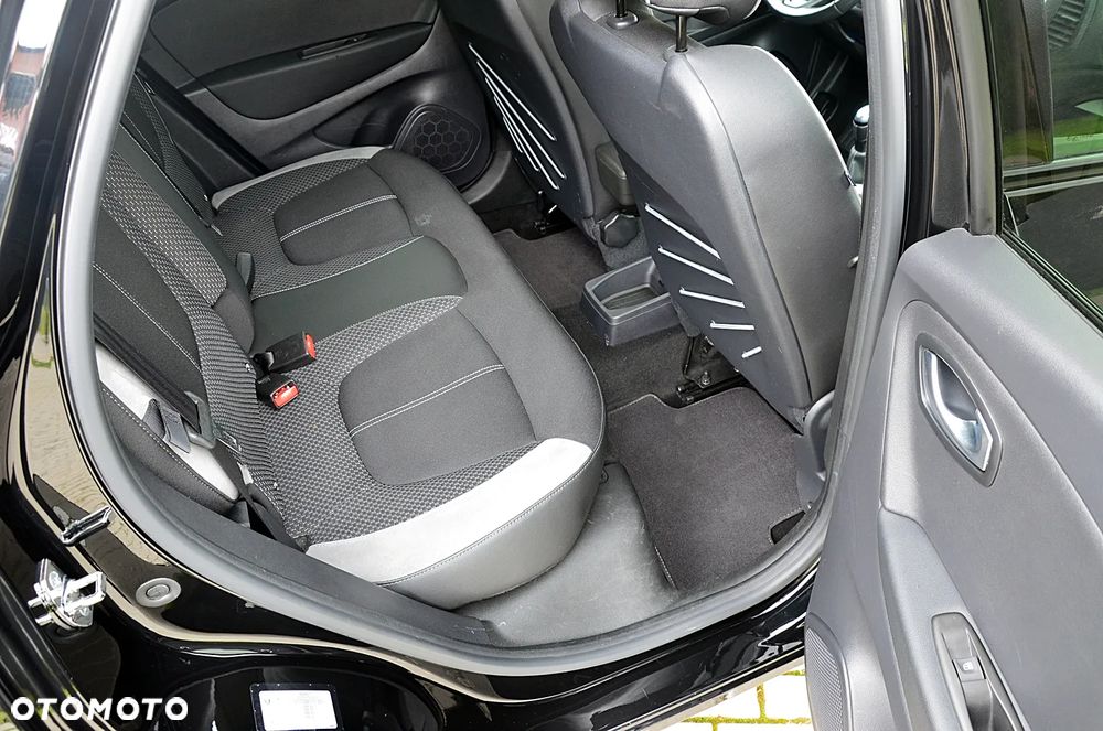 Renault Captur (ENERGY) TCe 90 BOSE EDITION - 26