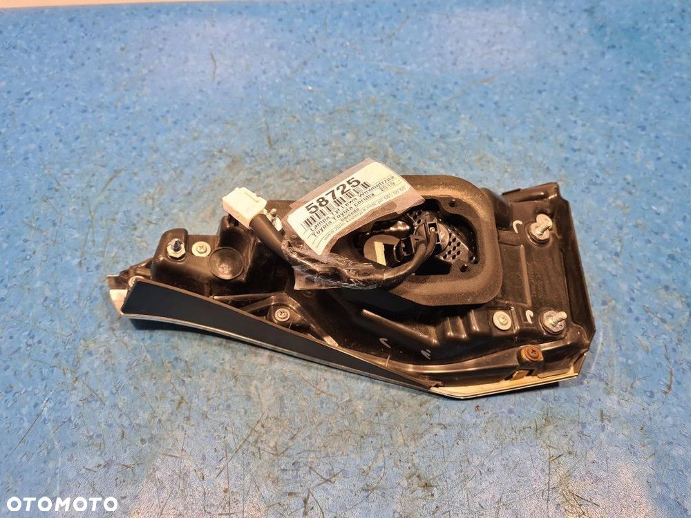 TOYOTA COROLLA E21 LAMPA TYŁ LEWA WEWNĘTRZNA 81590-02C20-00 - 8