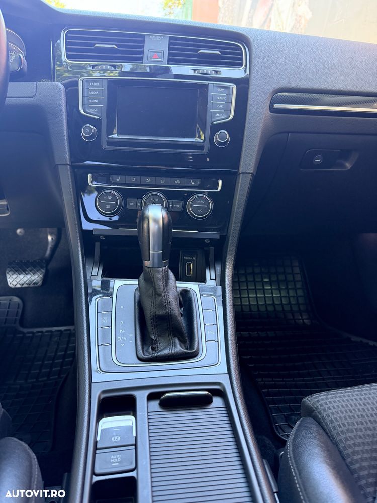Volkswagen Golf - 20