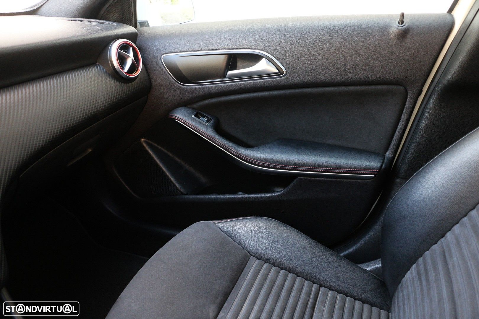 Mercedes-Benz A 200 CDi BE AMG Line - 19