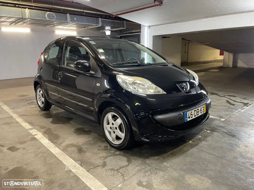 Peugeot 107 1.0 Trendy - 2