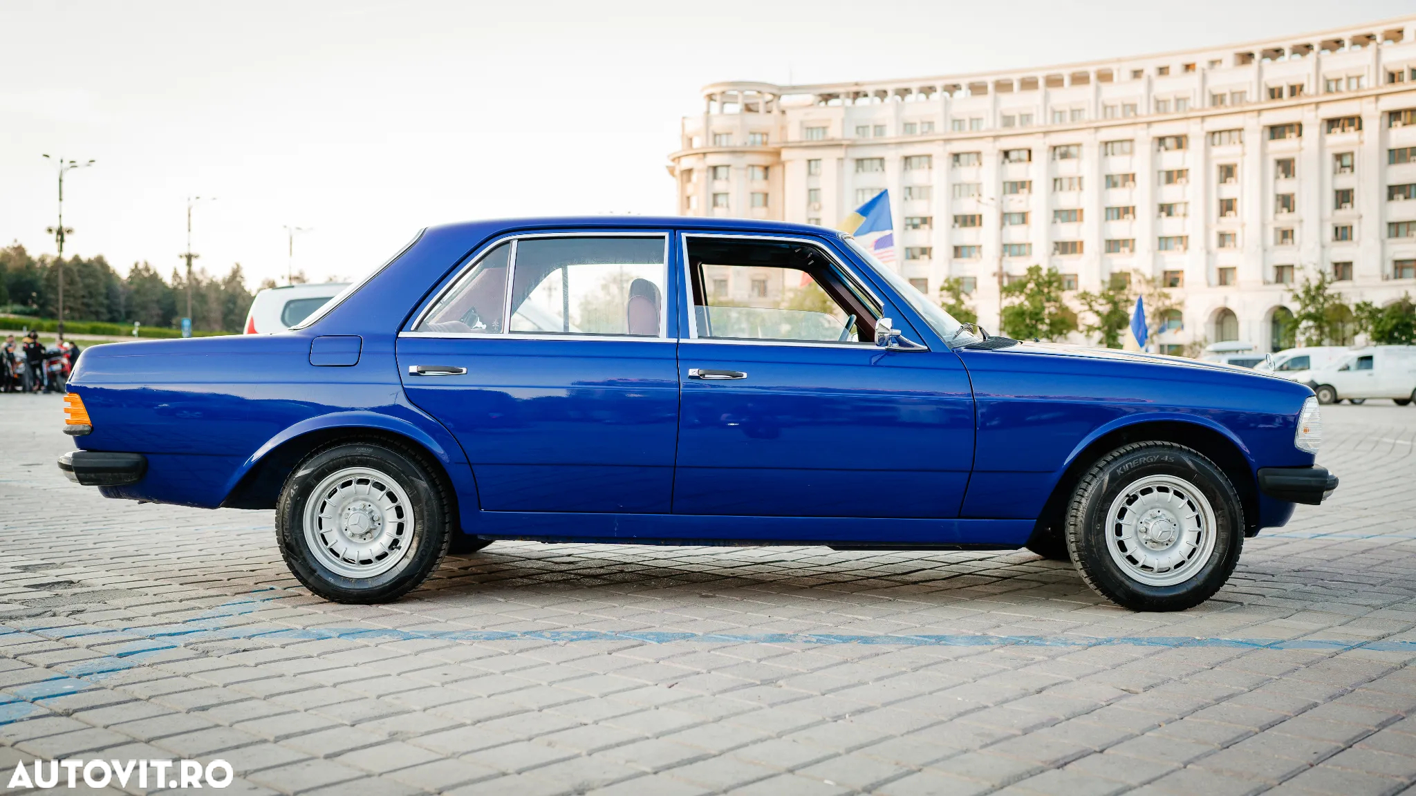 Mercedes-Benz W123 - 14