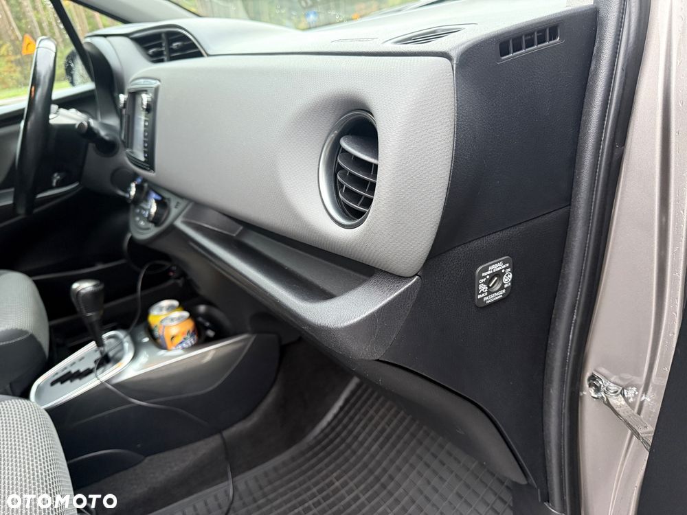 Toyota Yaris Hybrid 100 Selection Passion - 18