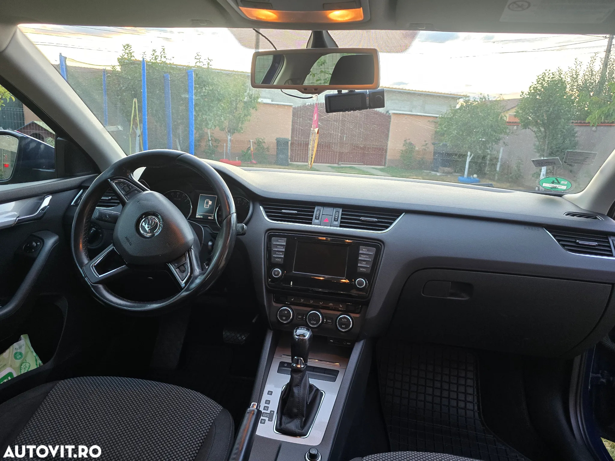 Skoda Octavia 2.0 TDI DSG Ambition - 2