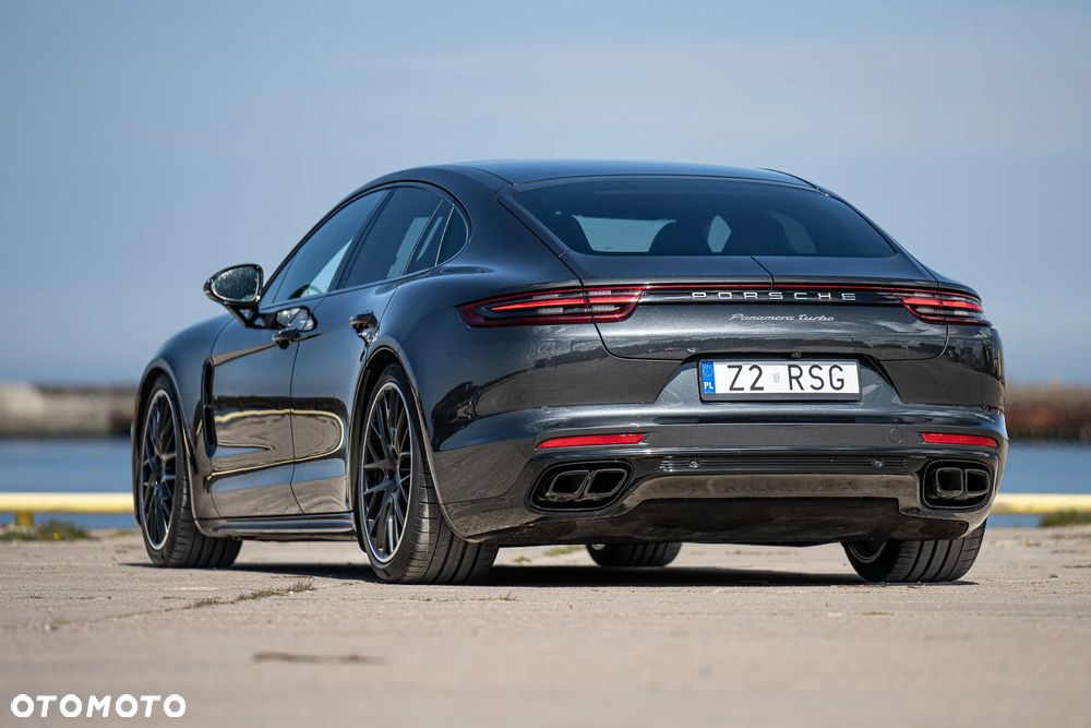 Porsche Panamera Turbo - 16