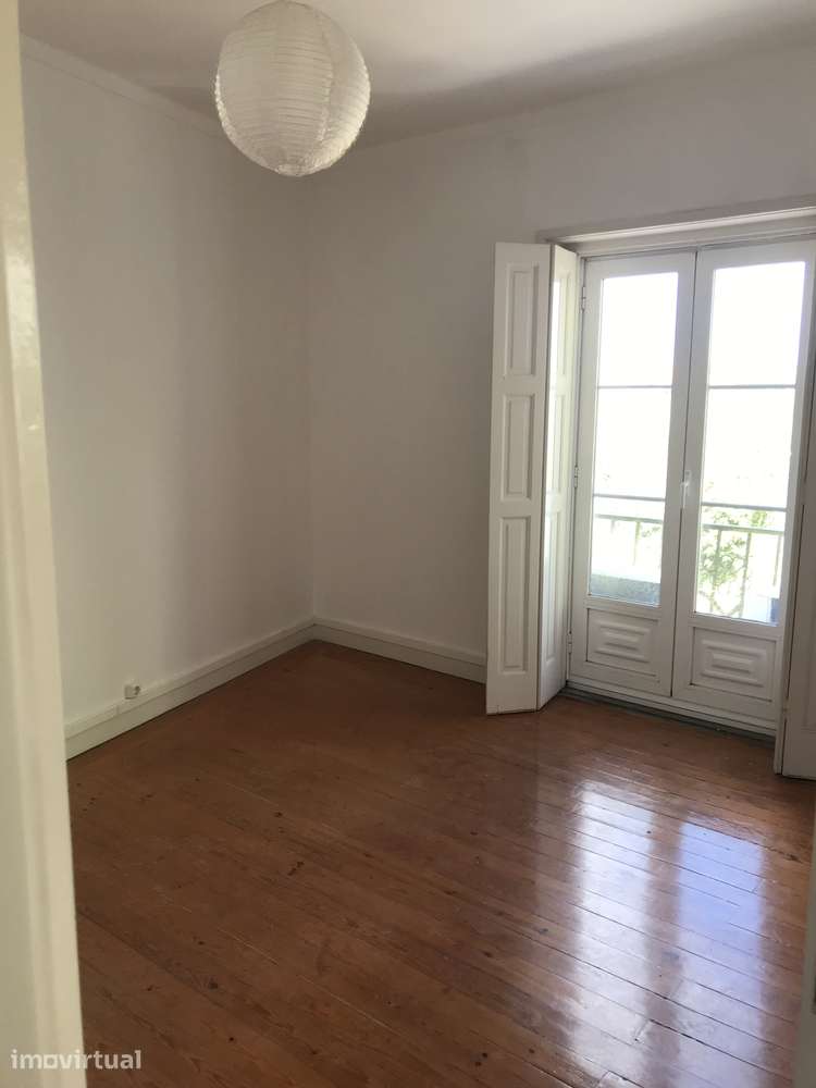 Apartamento T3 à piscina da Constituição e metro Carolina Michaelis - Grande imagem: 4/31