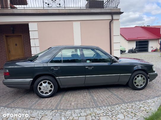 Mercedes-Benz Klasa E - 17