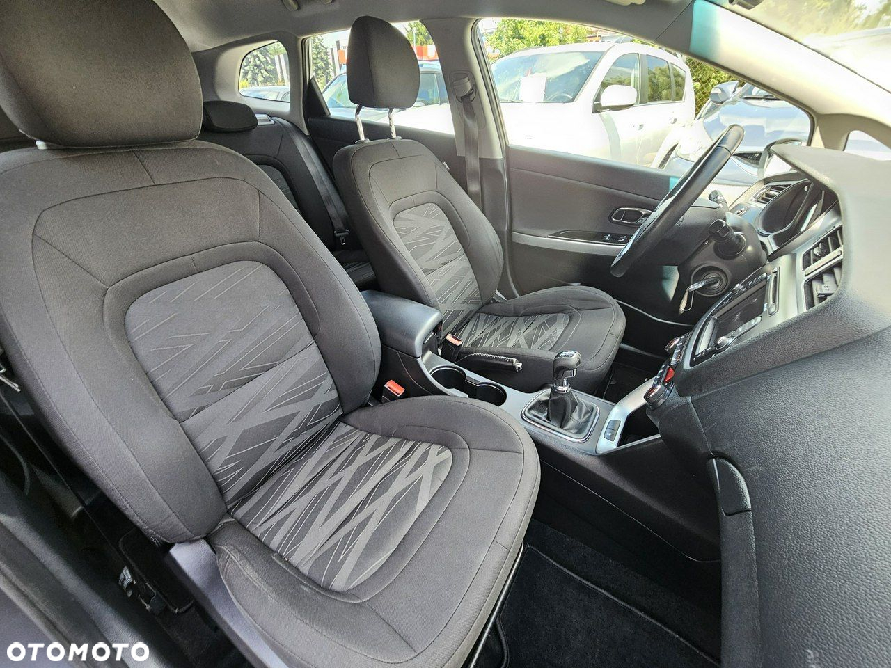 Kia Ceed 1.4 CVVT SW Dream Team Edition - 10
