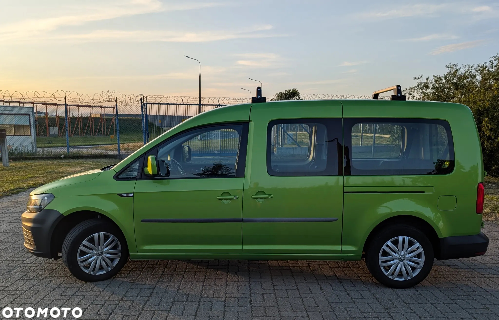 Volkswagen Caddy Maxi 1.4 TSI Trendline - 11