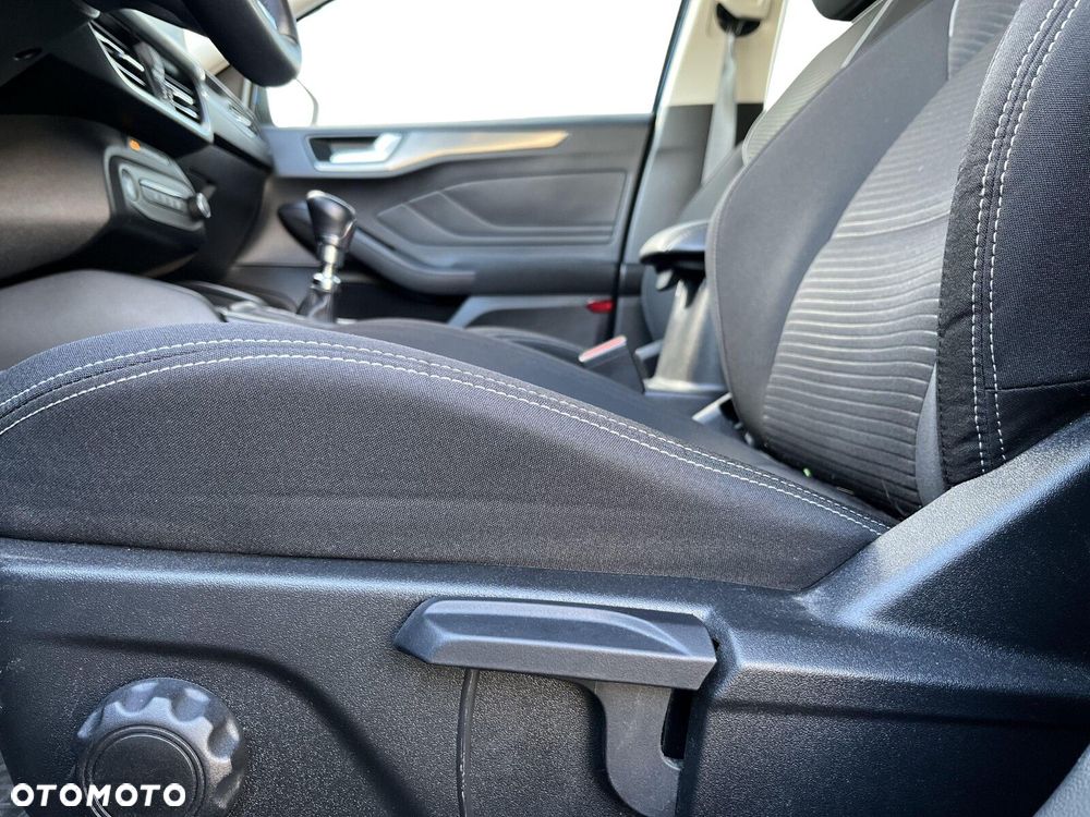 Ford Focus - 12