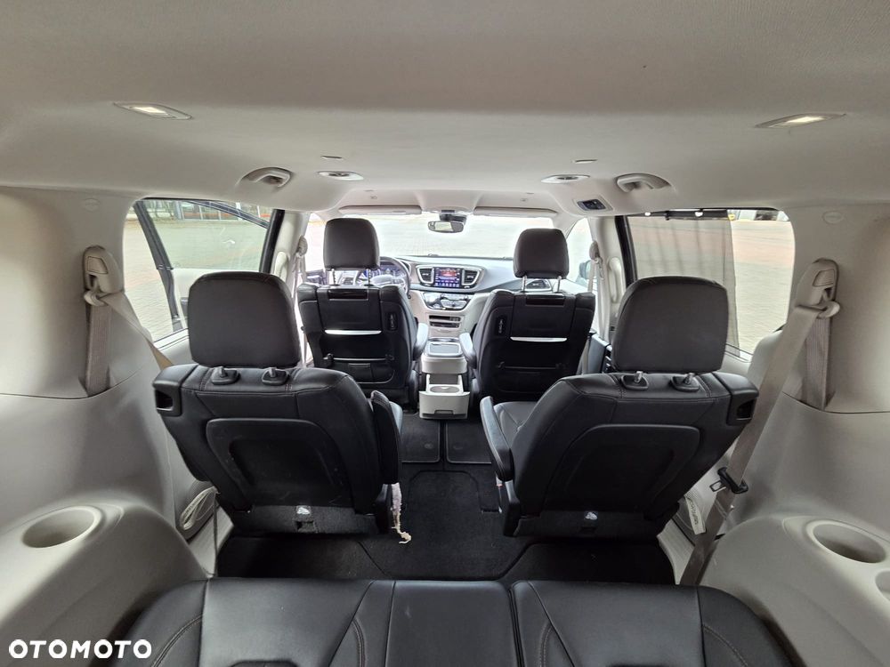 Chrysler Pacifica - 13