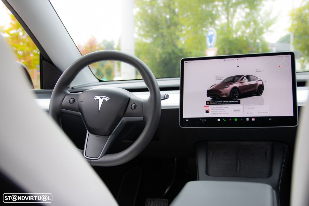 Tesla Model Y Long Range Dual Motor AWD - 2