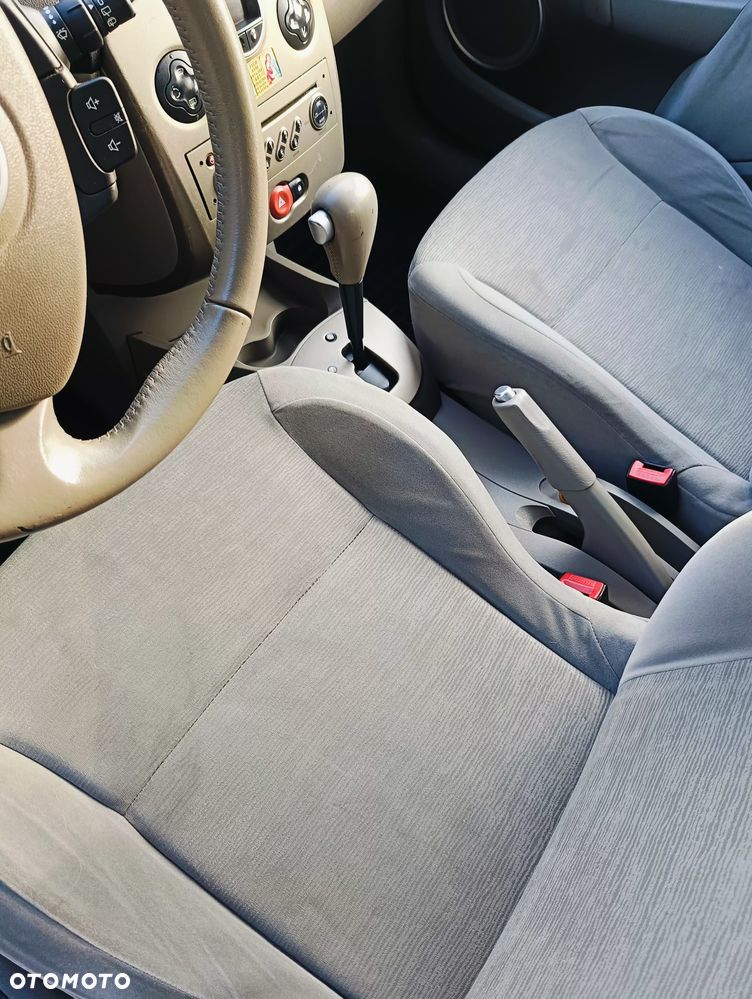 Renault Clio - 10