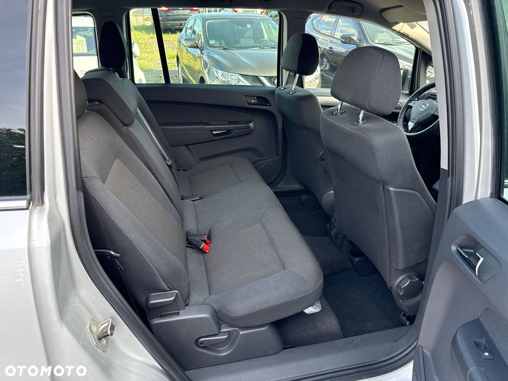 Opel Zafira 1.8 Cosmo - 22