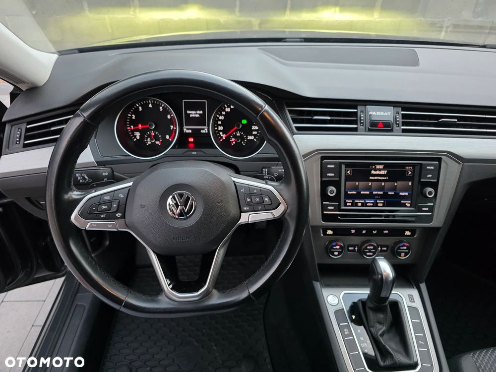 Volkswagen Passat - 19