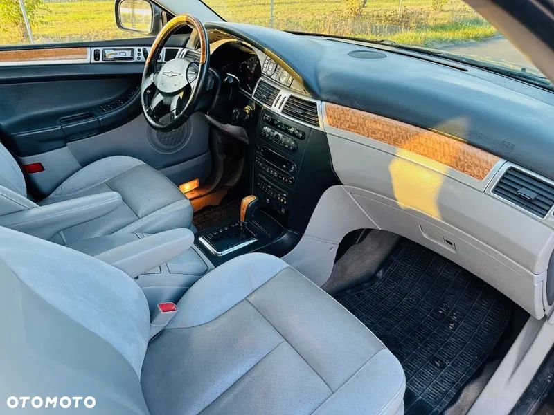 Chrysler Pacifica - 11