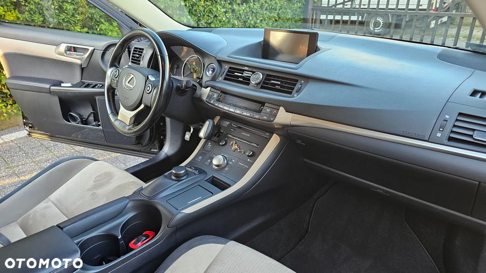 Lexus CT - 18