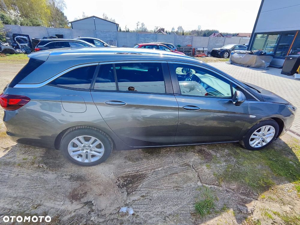 Opel Astra 1.6 D Start/Stop Dynamic - 11