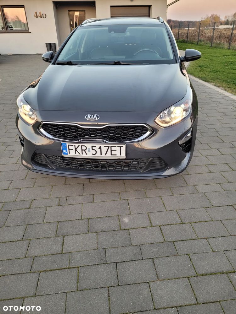 Kia Ceed 1.6 CRDi (48V Mild-Hybrid) Platinum - 4