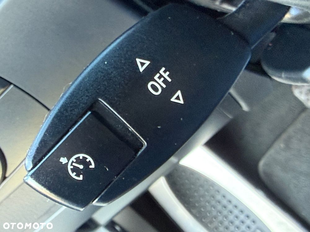 BMW Seria 5 520d Edition Sport - 13