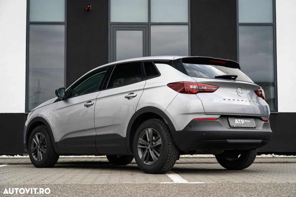 Opel Grandland 1.2 Turbo START/STOP AT8 Business Edition - 4