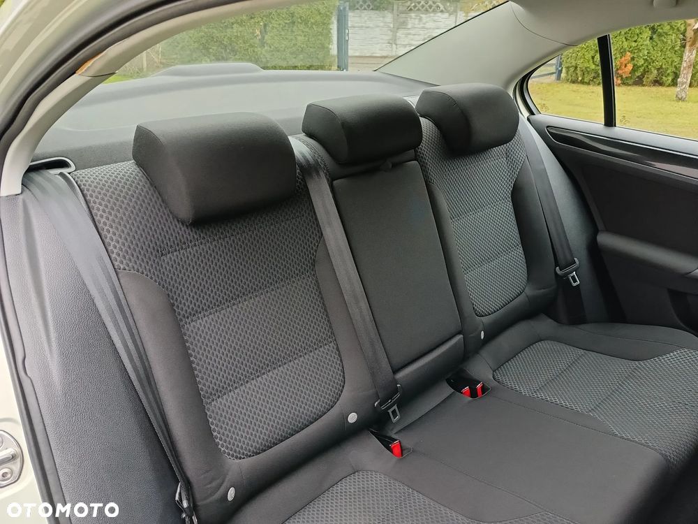 Volkswagen Jetta 1.6 TDI Blue Motion Technology Comfortline - 22