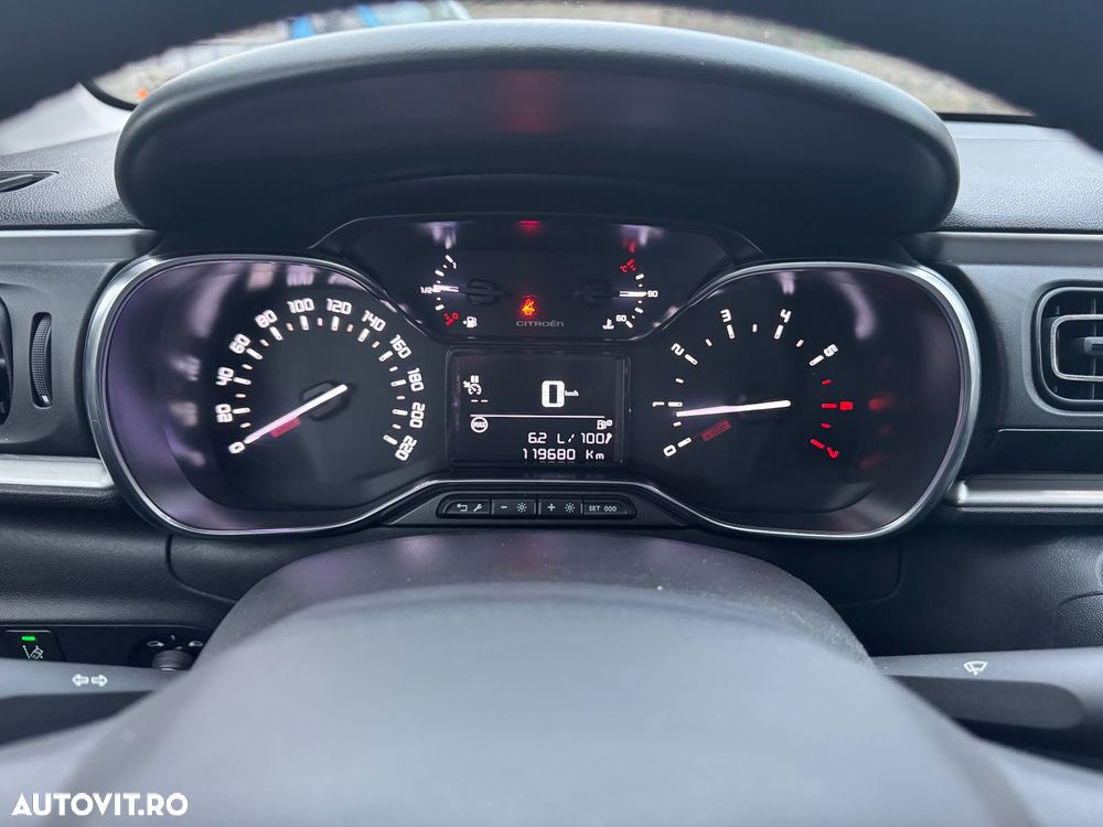 Citroën C3 1.2 PureTech S&S BVM6 Shine - 26