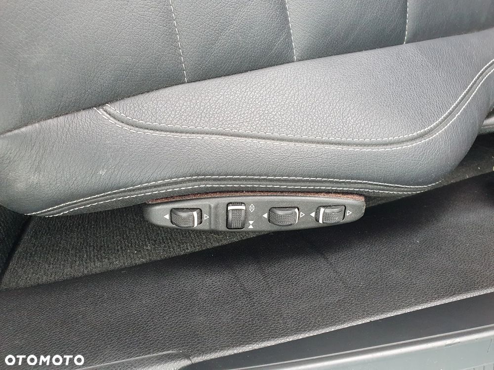 Mercedes-Benz Klasa E 350 CGI BlueEFFICIENCY 7G-TRONIC Avantgarde - 26