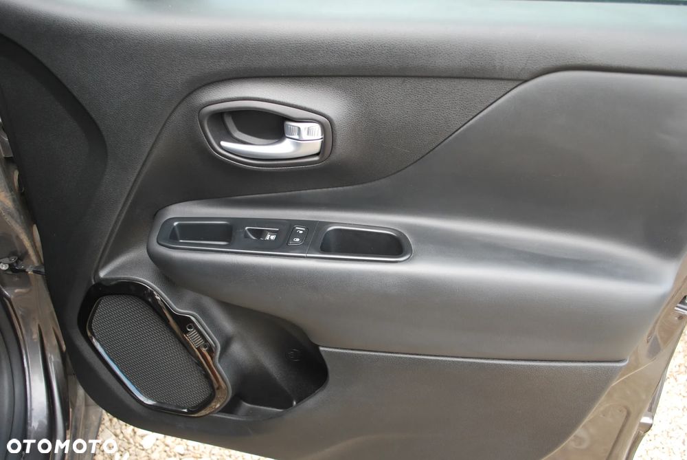 Jeep Renegade 1.4 MultiAir Limited FWD S&S - 25