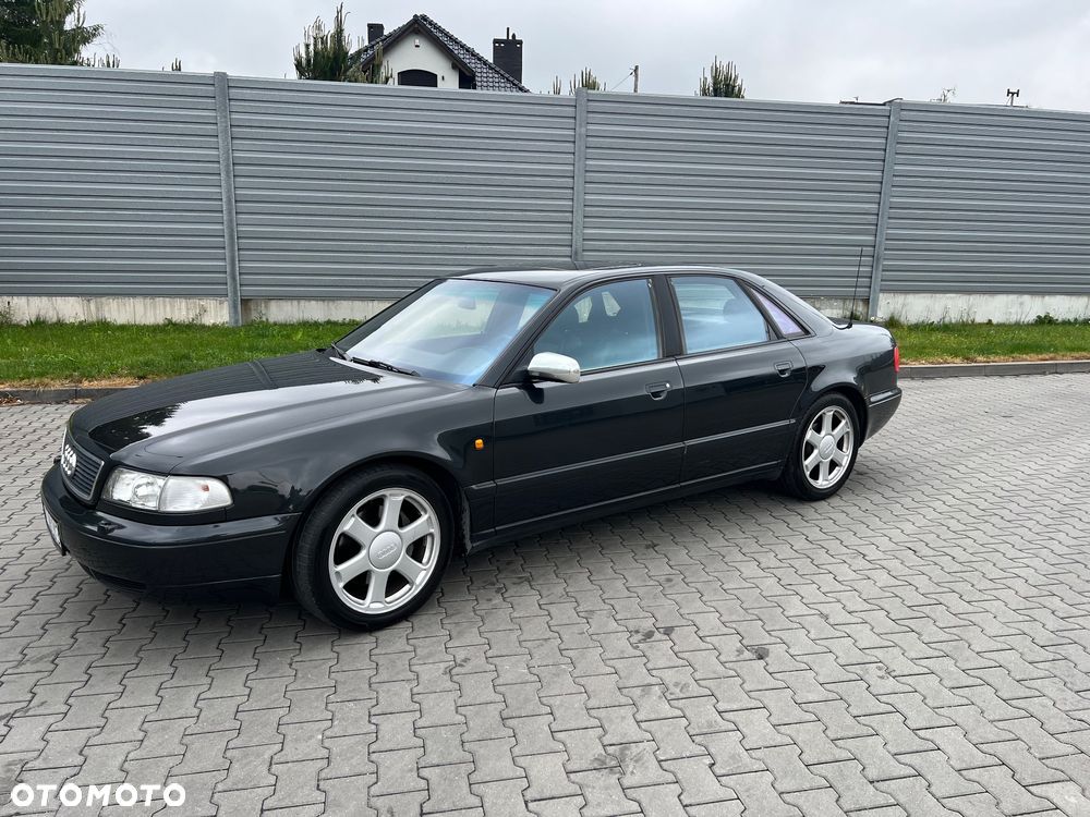 Audi S8 - 2