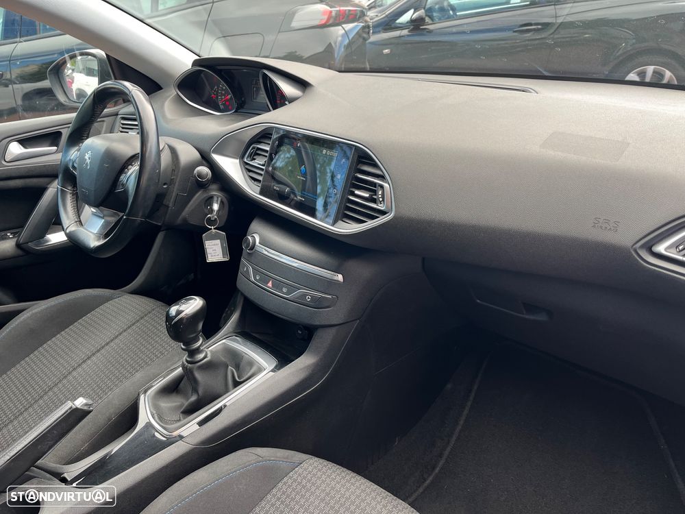 Peugeot 308 1.2 PureTech Style - 9