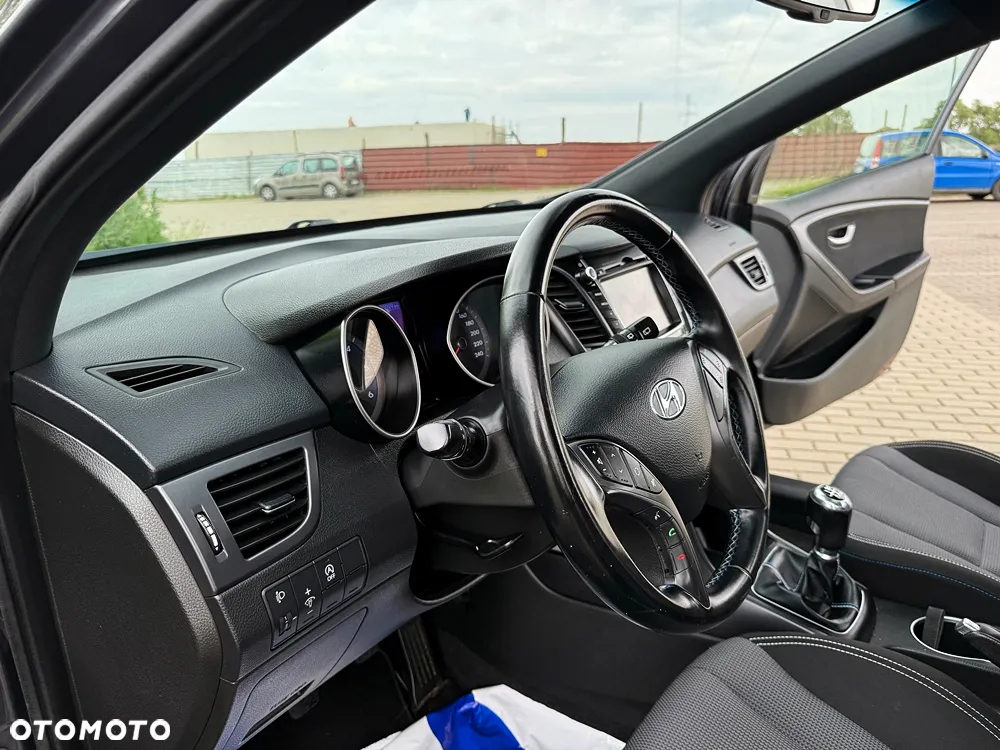 Hyundai i30 1.6 CRDi BlueDrive Go - 30