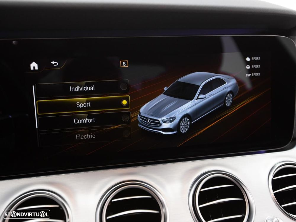 Mercedes-Benz E 300 de 4Matic 9G-TRONIC AMG Line - 37