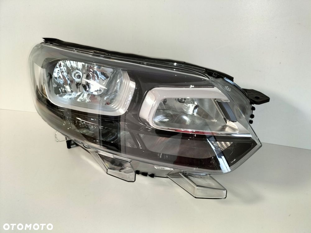lampa przednia reflektor prawa citroen jumpy iii 16- zafira d 19- vivaro c - 2
