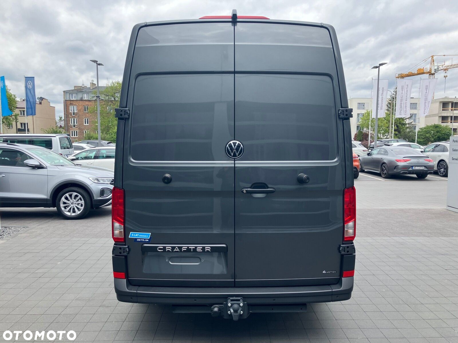 Volkswagen Crafter Crafter 35 Furgon, silnik: 2,0 l  130 kW, skrzynia biegów: napęd 4MOTION, automatyczna 8-biegowa rozstaw osi: 3640 mm - 5