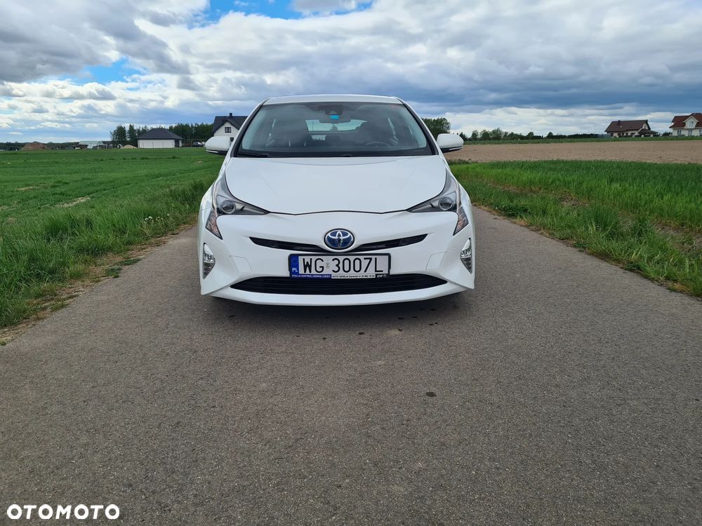 Toyota Prius Hybrid Executive - 16