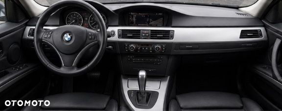 BMW Seria 3 330i - 5