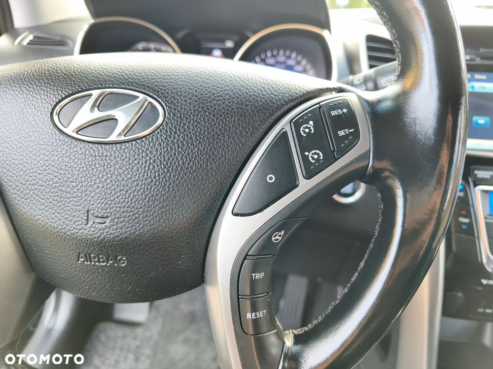 Hyundai i30 1.6 CRDi Fifa World Cup Edition - 22