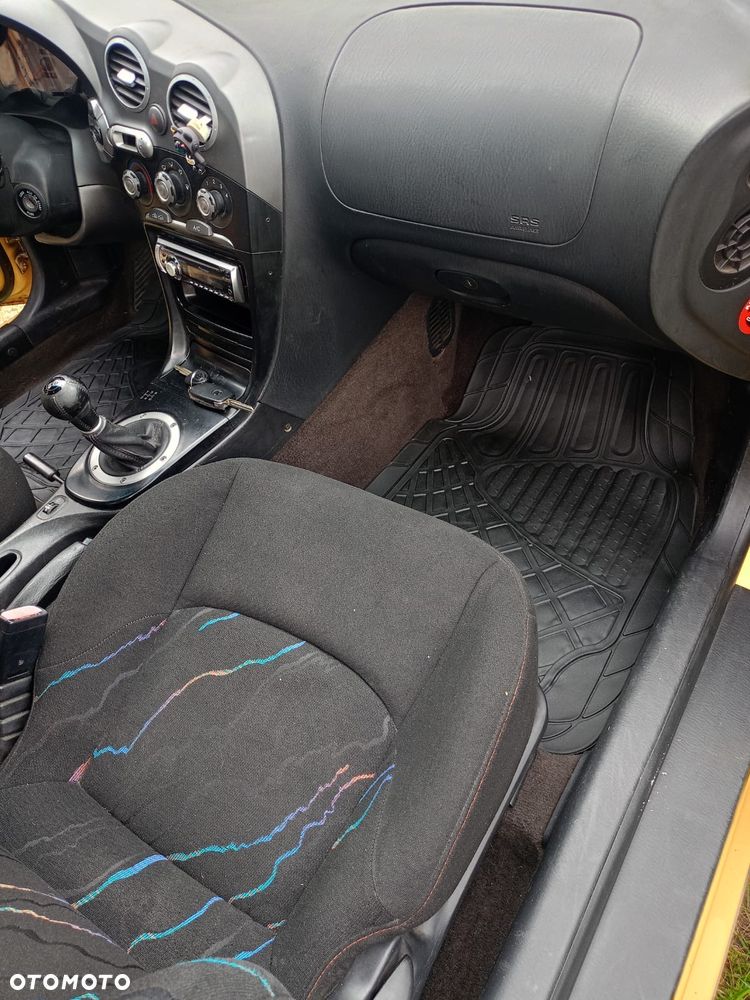 Hyundai Coupe 1.6 Base - 15