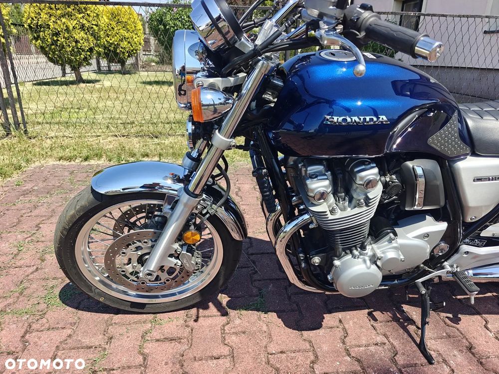 Honda CB - 23