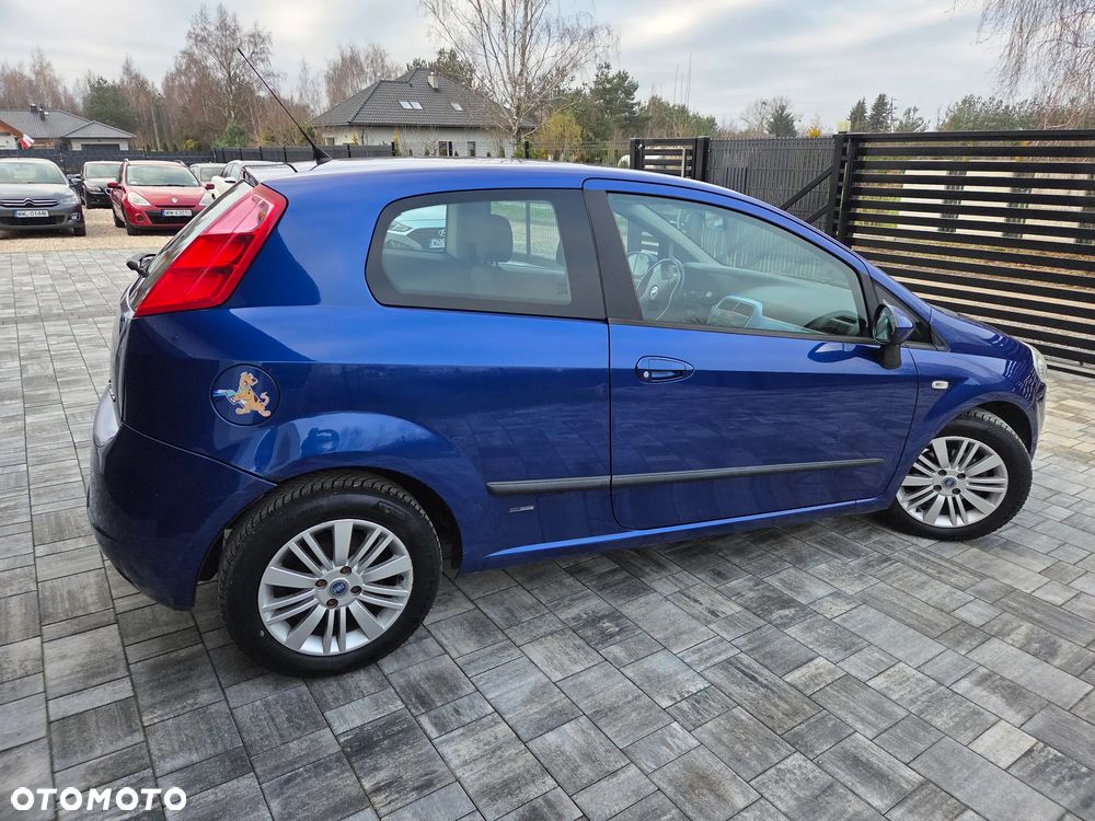 Fiat Grande Punto 1.4 8V Racing - 8