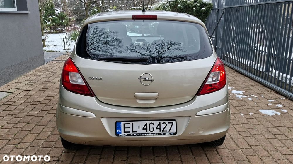 Opel Corsa 1.2 16V Essentia - 4