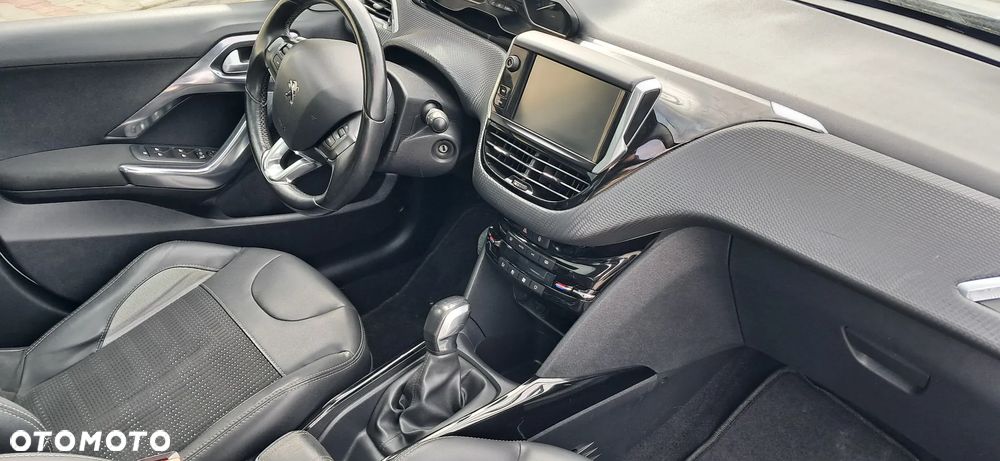 Peugeot 2008 1.6 BlueHDi Allure - 11