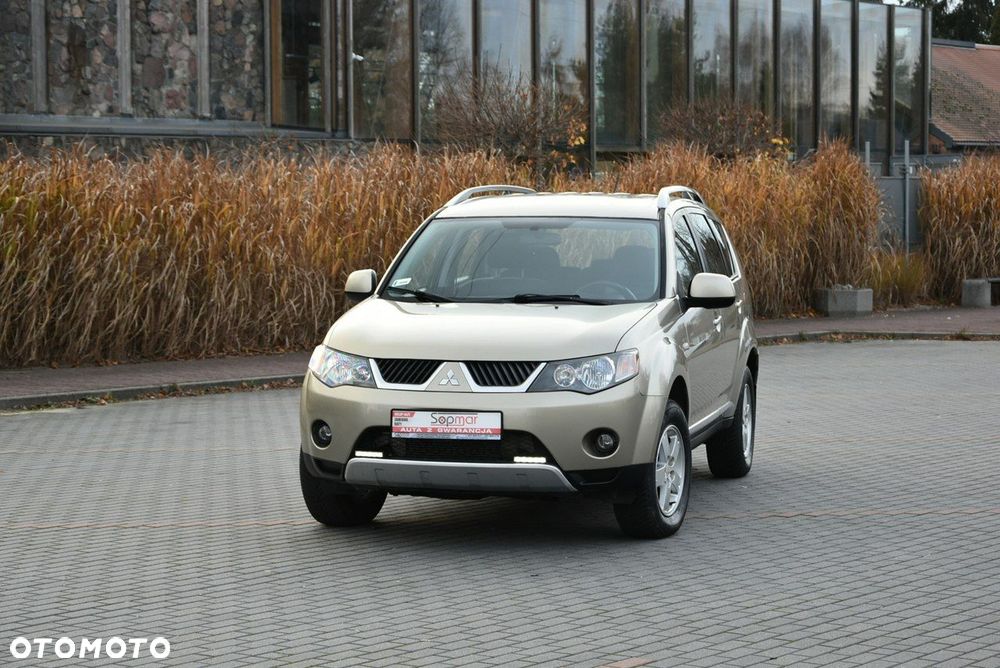 Mitsubishi Outlander - 16